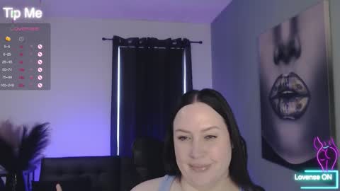 Tia Bella online show from January 11, 2026, 8:25 pm