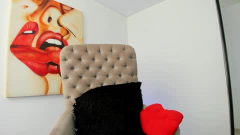 Snapshot of tiago_hannah chatting on April 9, 2026, 2:55 pm carolina online show from April 9, 2026, 2:55 pm