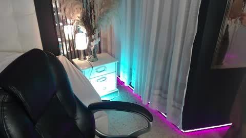 LIA online show from April 4, 2026, 3:31 pm