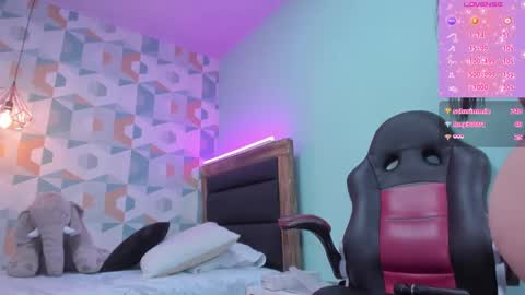 tianapiket online show from January 10, 2025, 2:23 pm