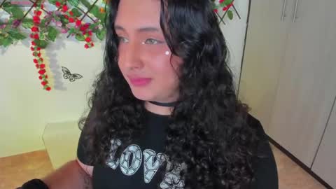 Snapshot of tich___ chatting on May 31, 2026, 6:09 pm tich___ online show from May 31, 2026, 6:09 pm