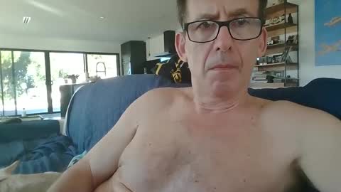 JustMe online show from January 1, 2025, 10:35 pm