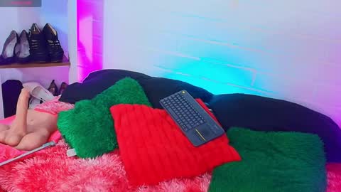 Tifanny Nails  online show from April 21, 2026, 12:55 pm