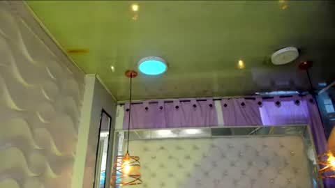 Snapshot of tifanny_val chatting on July 1, 2026, 12:51 pm Tifanny y Vale online show from July 1, 2026, 12:51 pm