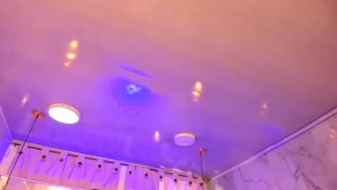 Snapshot of tifanny_val chatting on July 8, 2026, 12:09 pm Tifanny y Vale online show from July 8, 2026, 12:09 pm