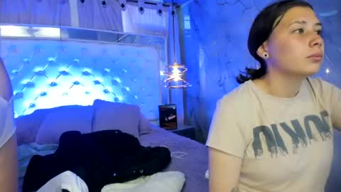 Snapshot of tifanny_val chatting on July 23, 2026, 12:36 pm Tifanny y Vale online show from July 23, 2026, 12:36 pm