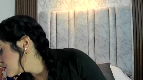 Tiff3 online show from October 6, 2025, 8:06 pm