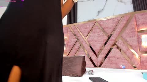 Tifanny online show from January 29, 2025, 6:28 pm