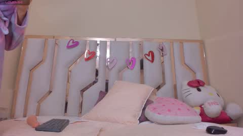    online show from February 23, 2025, 2:04 pm