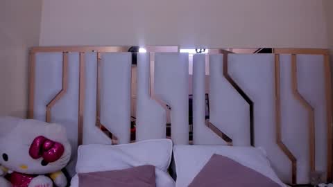    online show from September 16, 2025, 8:43 pm