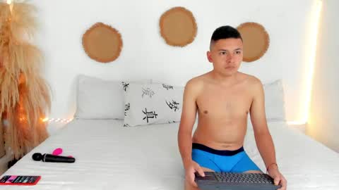 tifanyrossii online show from April 19, 2026, 8:55 pm