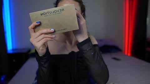 Tiffany online show from February 6, 2025, 9:28 pm