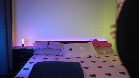 Tiffany online show from September 17, 2025, 8:21 pm