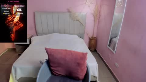 Snapshot of tiffani__love chatting on January 7, 2025, 12:31 pm Tiffany online show from January 7, 2025, 12:31 pm