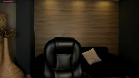 Tiffanny Sins online show from April 23, 2026, 3:19 am