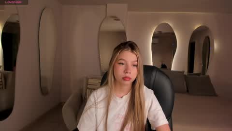 Snapshot of tiffannysins chatting on May 27, 2026, 3:03 am Tiffanny Sins online show from May 27, 2026, 3:03 am