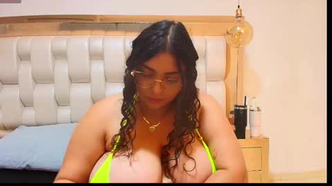 Tiffany and Stacy online show from November 29, 2025, 7:50 pm