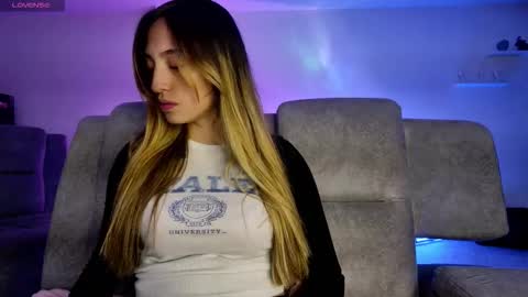 Tiffany Bela online show from September 13, 2025, 12:54 am