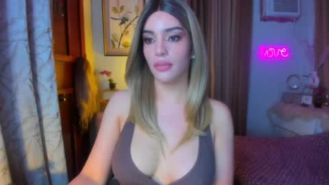 Snapshot of tiffany_cams chatting on July 8, 2026, 12:20 pm Tiffany online show from July 8, 2026, 12:20 pm