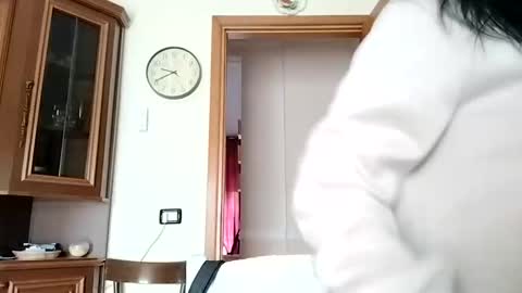 Tiffany online show from October 6, 2025, 7:39 am