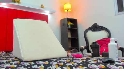 tiffany  online show from December 3, 2024, 1:52 am