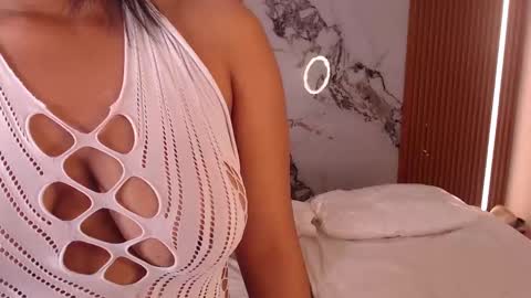 STEFANNY WELL online show from October 7, 2025, 3:04 am