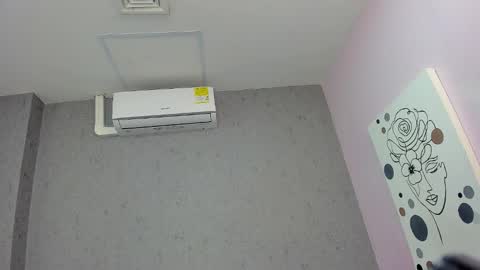 tiffany_mendez online show from November 6, 2025, 12:06 pm