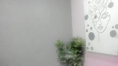 tiffany_mendez online show from January 7, 2026, 12:07 pm