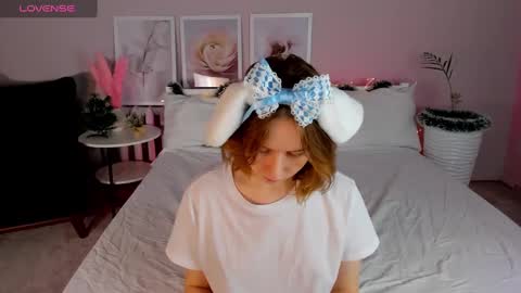 tiffany_roy online show from December 29, 2024, 2:49 am