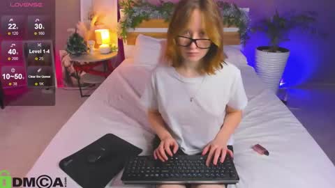 tiffany_roy online show from January 9, 2025, 2:43 am