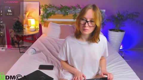 tiffany_roy online show from January 9, 2025, 5:44 am