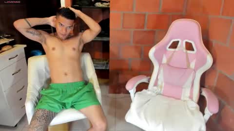 Snapshot of tiffany_sexy_trans chatting on August 3, 2026, 3:16 am Tiffany online show from August 3, 2026, 3:16 am