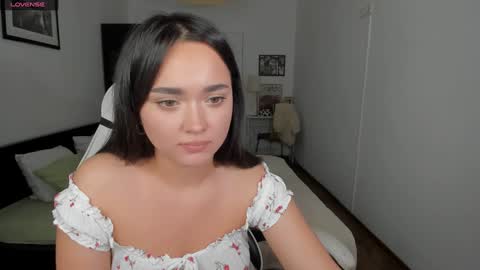  Tiffany  online show from December 17, 2024, 10:32 pm