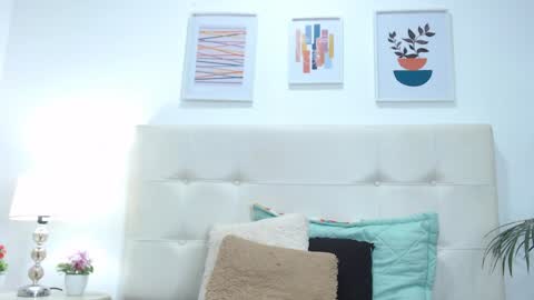 Tifanny Fox online show from March 5, 2025, 12:00 pm