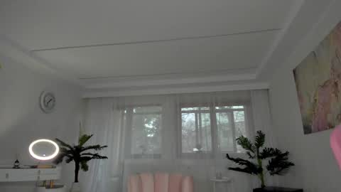 Tiffany Houston online show from December 21, 2024, 7:35 am