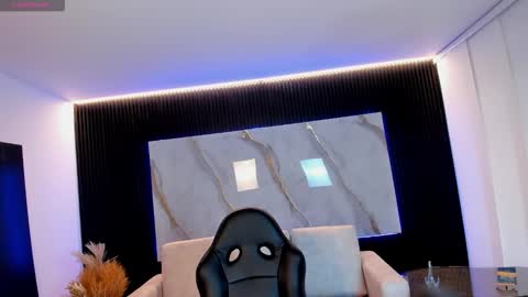 tiffanyhoustton online show from February 16, 2026, 12:45 pm