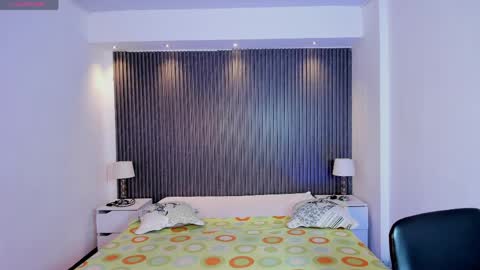 tiffanyhoustton online show from April 4, 2026, 12:02 pm