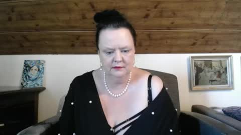 Snapshot of tiffanymature chatting on April 27, 2026, 2:59 pm TiffanyMature online show from April 27, 2026, 2:59 pm