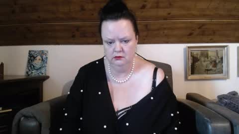 Snapshot of tiffanymature chatting on May 15, 2026, 7:37 am TiffanyMature online show from May 15, 2026, 7:37 am