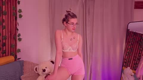 tiffanypeach online show from May 5, 2026, 11:40 am