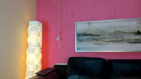 Stefany Suarez online show from February 3, 2025, 1:08 pm