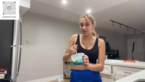 Tiffstreatsxoxo online show from November 20, 2025, 4:51 pm