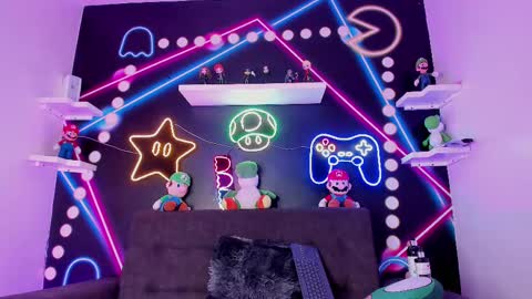 Tiffany  online show from February 4, 2025, 1:45 am