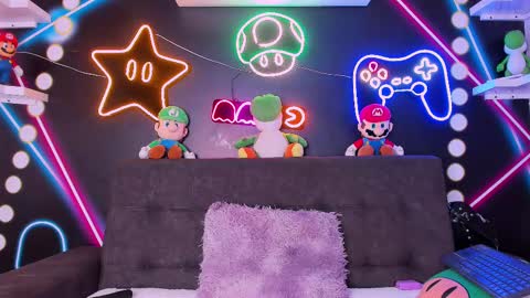 Tiffany  online show from February 17, 2025, 8:15 pm