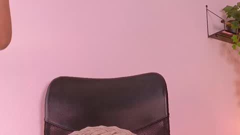 Tiffany  online show from November 3, 2025, 7:37 pm