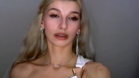 Snapshot of tigerblooood chatting on May 12, 2026, 10:07 pm Ask me online show from May 12, 2026, 10:07 pm
