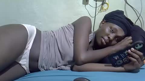 tight_pussie online show from February 12, 2026, 9:43 pm