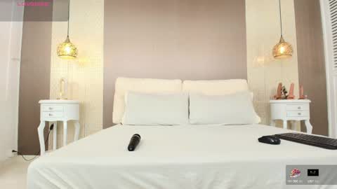 T I F F A N Y online show from September 16, 2025, 7:26 pm