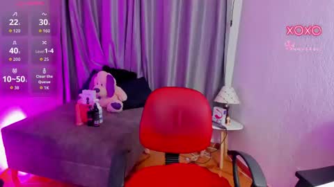 tiinajonus_ online show from July 31, 2026, 4:01 am