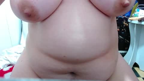 Tila online show from April 21, 2026, 2:51 am